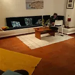 House With Beautiful Garden And Swimming Pool *