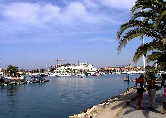 House With Beautiful Garden And Swimming Pool Картейра