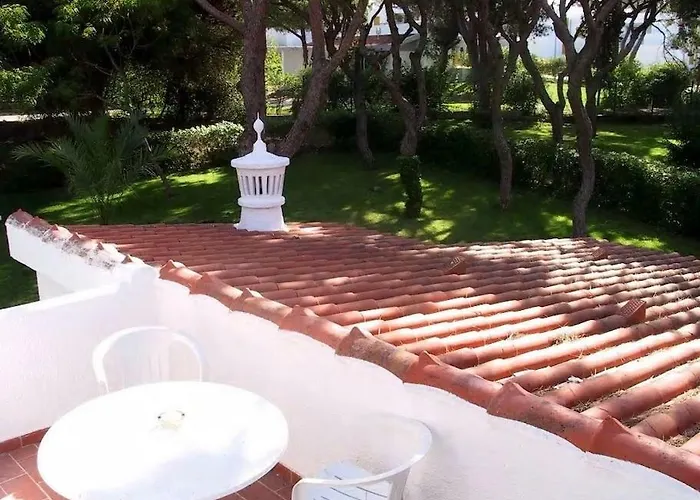 House With Beautiful Garden And Swimming Pool Ferienhaus Quarteira