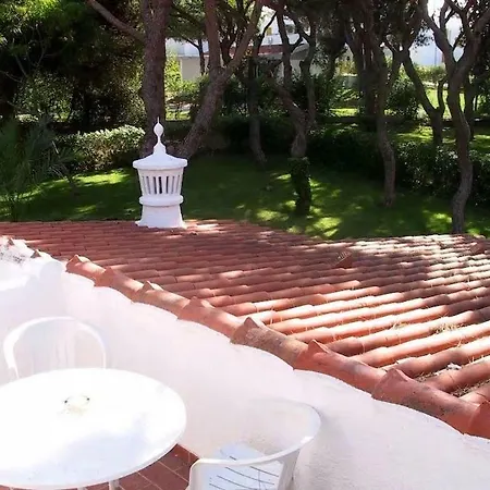 House With Beautiful Garden And Swimming Pool Semesterbostad Quarteira