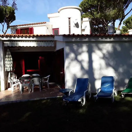 Semesterbostad House With Beautiful Garden And Swimming Pool *