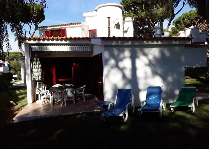 Semesterbostad House With Beautiful Garden And Swimming Pool *